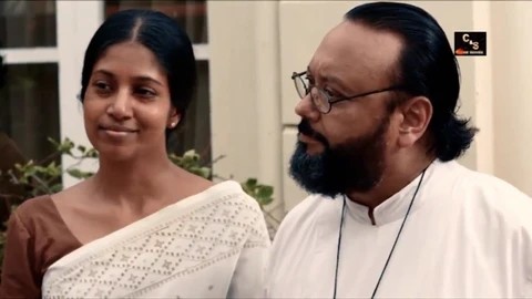 Heiße Tanten und sexy Bollywood-Schauspielerinnen zeigen ihre Kurven und ihren Reiz